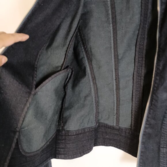 Chico’s Platinum Black Stretch Denim Moto Jacket Size 1 Full Zip Excellent - Picture 5 of 6